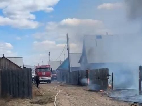 В селе Поселье на крупном пожаре погибло два человека и один травмирован.